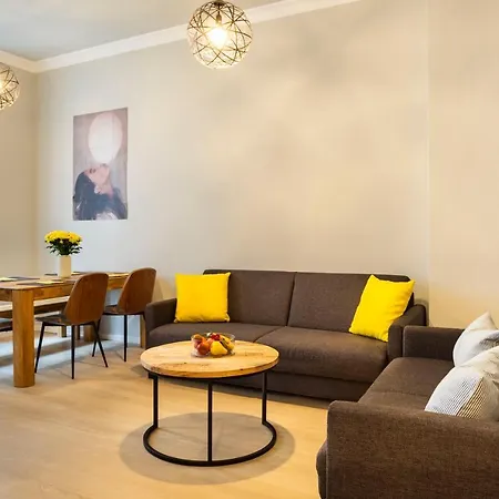 Apartment 2br 2bthrms High Ceilings Brick Walls Style Apartm