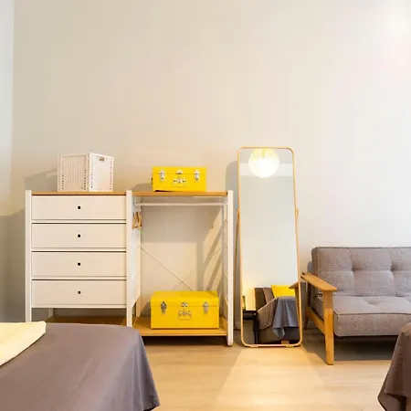 Apartment 2br 2bthrms High Ceilings Brick Walls Style Apartm Berlin